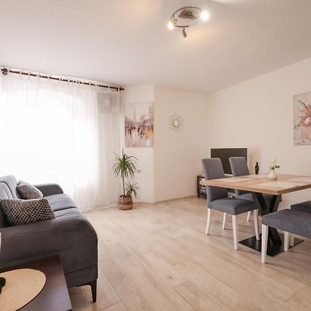 Viva - 2 Bedroom Apt In City Centar Задар Екстер'єр фото